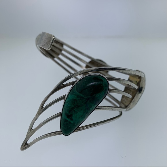 Beautiful Sterling Silver Swirl & Malachite Cuff Bracelet - Picture 2 of 7